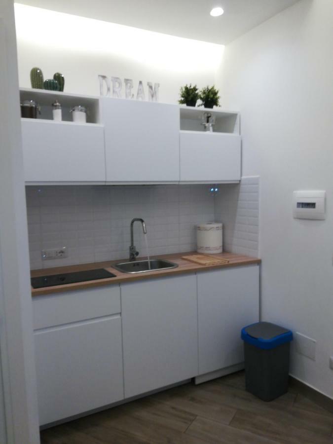 Vivi House Apartment Наполи Екстериор снимка